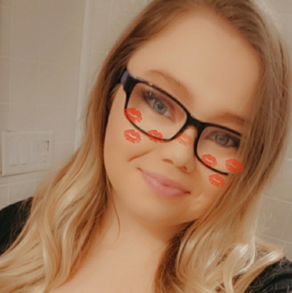 Meet your Posher, Megan - Picture 1 of 1